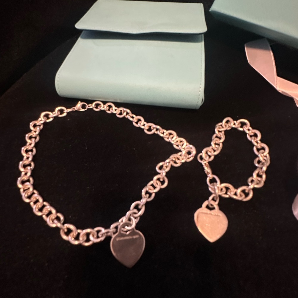 Authentic RTT Necklace and bracelet